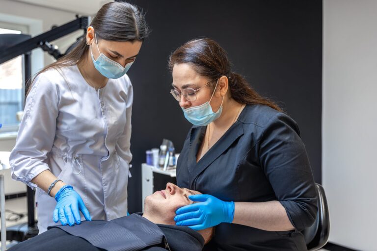 Ratio Alumno-Paciente en Medicina Estética: El dato que pocos preguntan antes de matricularse